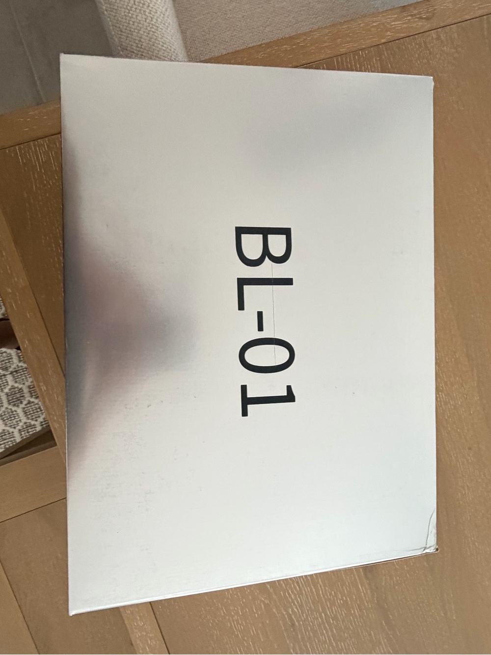 Yeezy BL-01 Box White Silver Text